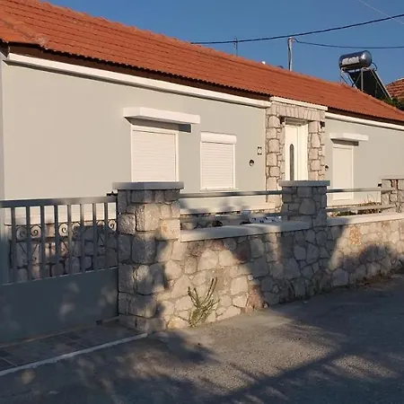 Holiday home Anastasia's Garden House